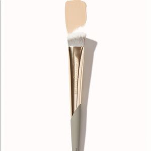 NWT Precision Complex Concealer Brush